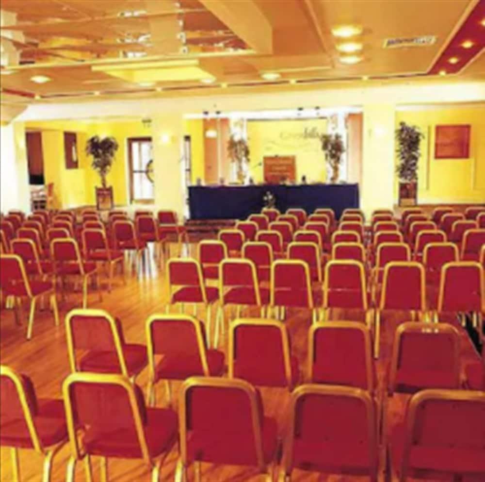 Greenhills Hotel